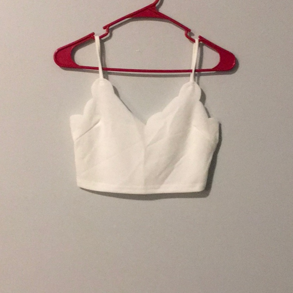 Scallop cropped top